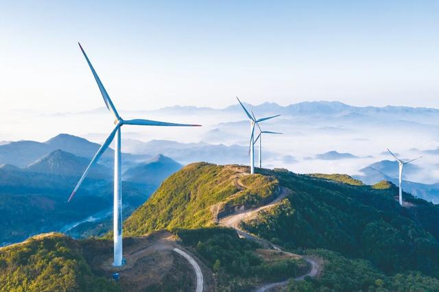 国家发展改革委等部门关于促进退役风电、 光伏设备循环利用的指导意见